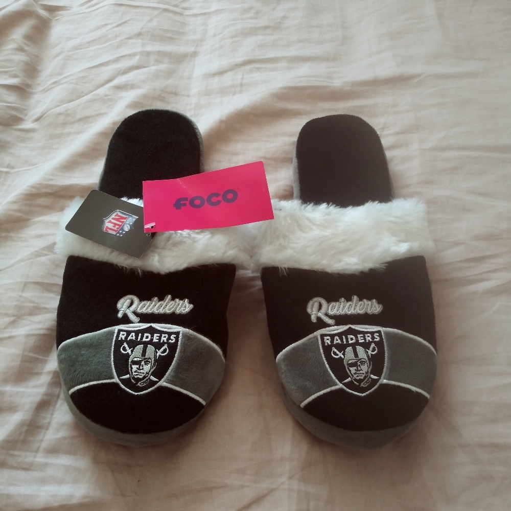 Raiders slippers